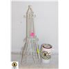 Image 1 : EIFFEL TOWER CHAIN HOLDER WHITE