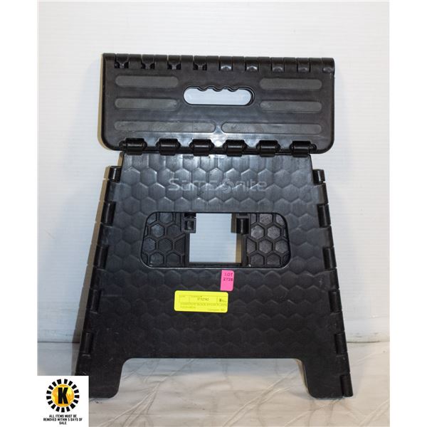 SAMSONITE BLACK NYLON PLASTIC FOLD OPEN