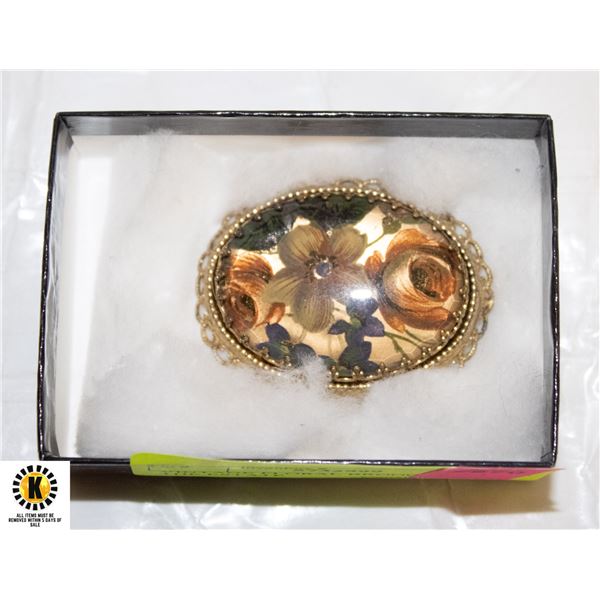 VINTAGE FLORAL BROOCH FROM THE ESTATE