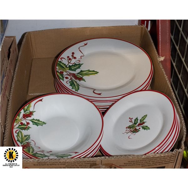 6 PC PLACE SETTING OF CHRISTMAS DISHES, 6 PLATES,
