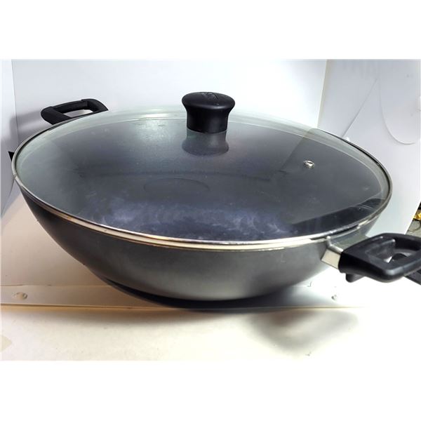 9)  14" NON STICK WOK AND GLASS