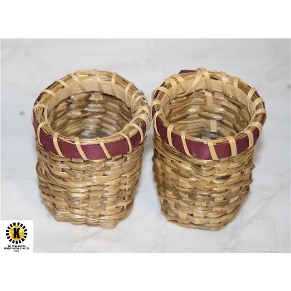 VINTAGE PAIR OF SMALL NATIVE WOOVEN BASKETS
