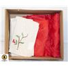 Image 1 : 2 RED TABLE CLOTHS & NAPKINS