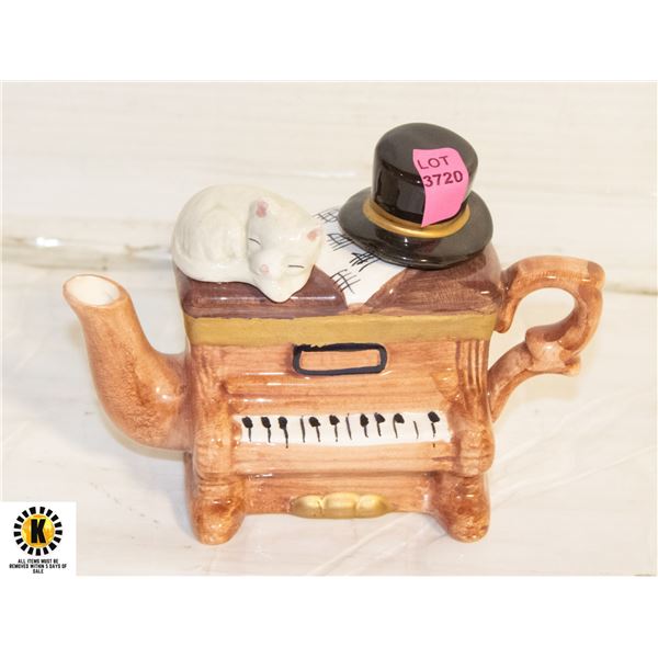 VINTAGE MINITURE PIANO TEAPOT W/ CAT AND REMOVABLE