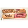 Image 1 : VINTAGE COOKIE PRESS IN THE BOX