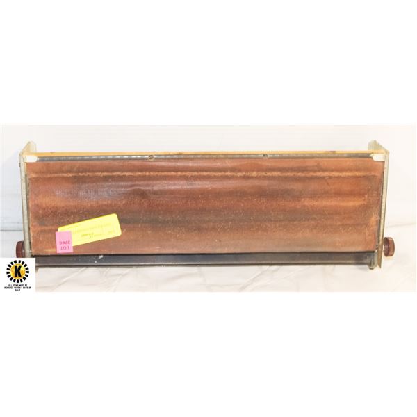 VINTAGE LONG CIGARETTE ROLLER