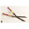 Image 1 : VINTAGE HEDGE TRIMMERS