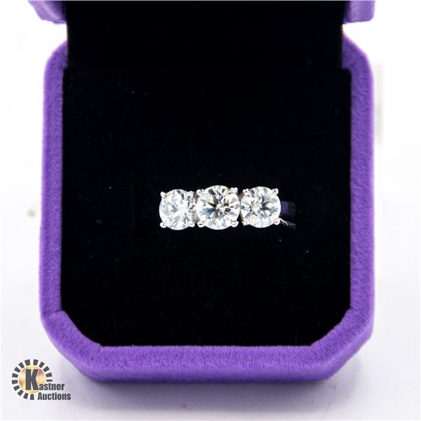 ONE CARAT MOISSANITE IN CENTER WITH 0.76