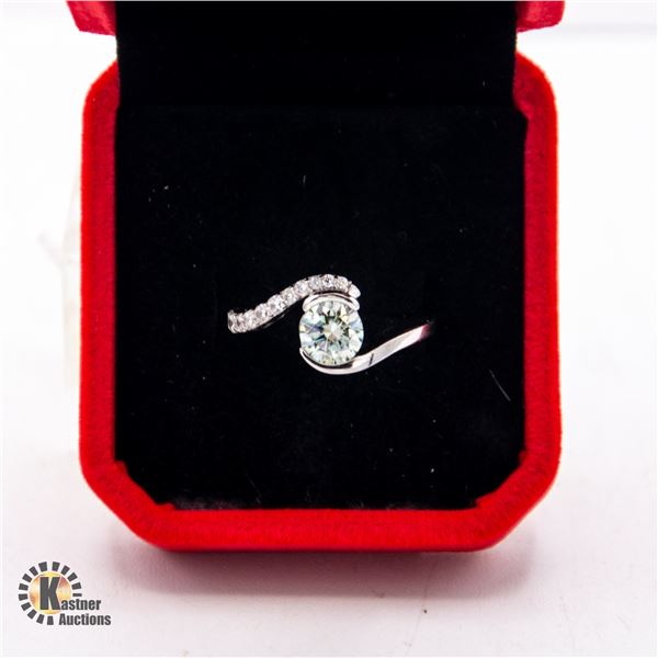 ROUND 1.00 CARAT MOISSANITE SET WITH 11