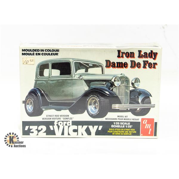ESTATE COLLECTIBLE VINTAGE 1:25 SCALE -