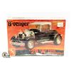 Image 1 : ESTATE COLLECTIBLE VINTAGE 1:25 SCALE MODEL