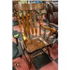 Image 1 : WOODEN ROCKING CHAIR