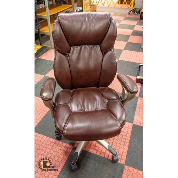 BROWN LEATHERETTE HYDROLIC OFFICE CHAIR