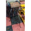 Image 1 : DECORATIVE METAL/WOOD PLANT STAND- 34" TALL