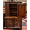 Image 2 : ANTIQUE SOLID WOOD ORNATELY CARVED LOCKING CABINET
