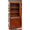 Image 1 : WOOD 3 SHELF 2 DOOR BOOKSHELF 30" X 18" X 75"