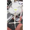 Image 1 : 16" OSCILLATING FLOOR FAN