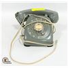 Image 1 : VINTAGE ROTARY DIAL PHONE
