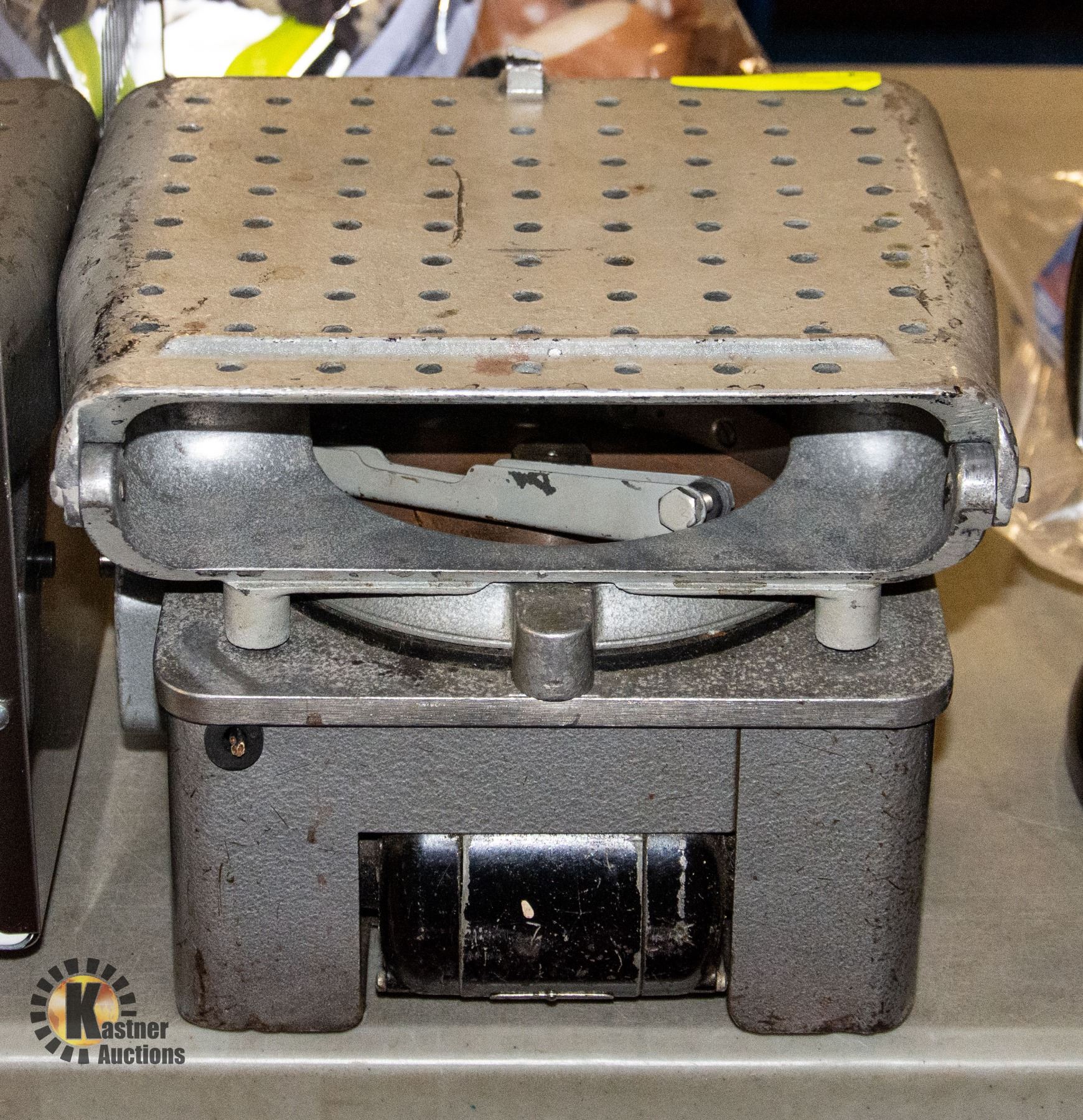 ANTIQUE COIN COUNTER