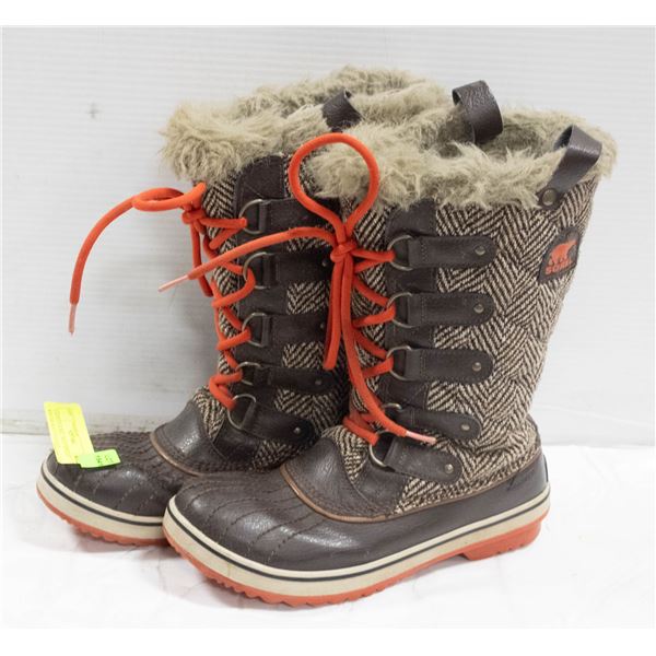 LADIES 8 SOREL WATERPROOF WINTER BOOTS-ESTATE