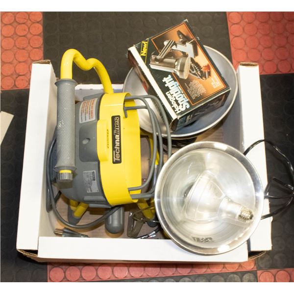 LOT OF 4 SPOTLIGHTS: DESIGNERS EDGE, HALOGEN WITH