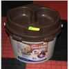 Image 1 : 72 CUP DOG FOOD HOLDING CONTAINER WITH