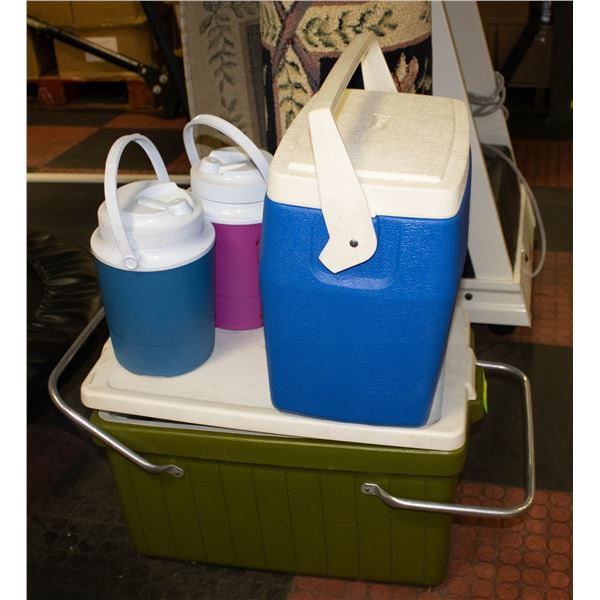 COOLERS AND JUG LOT - INCLUDING VINTAGE