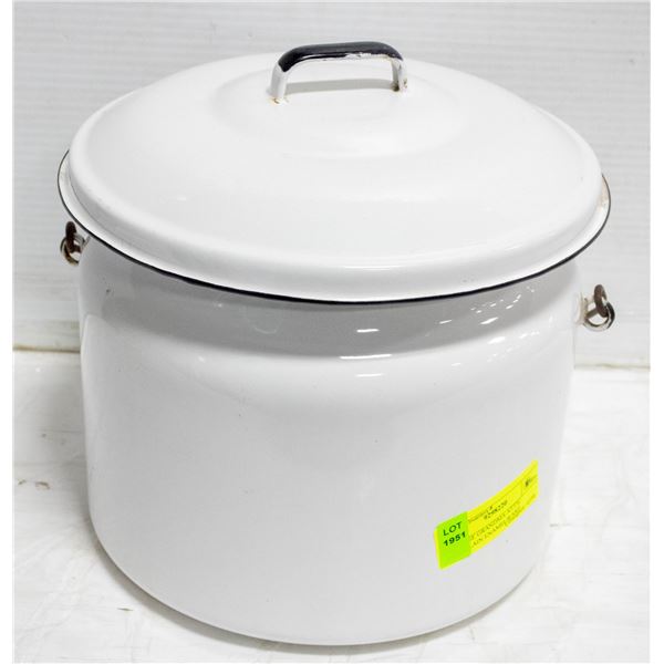 VINTAGE GRANDMA ATTIC PORCELAIN ENAMELWARE