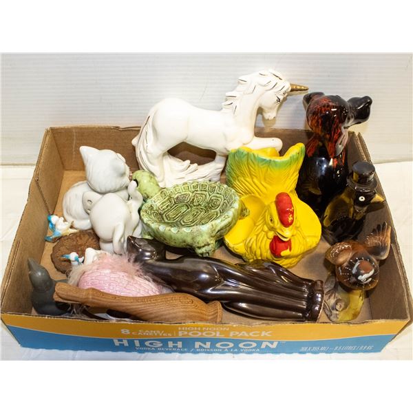 FLAT OF ASSORTED ANIMAL FIGURINES
