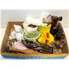 Image 1 : FLAT OF ASSORTED ANIMAL FIGURINES