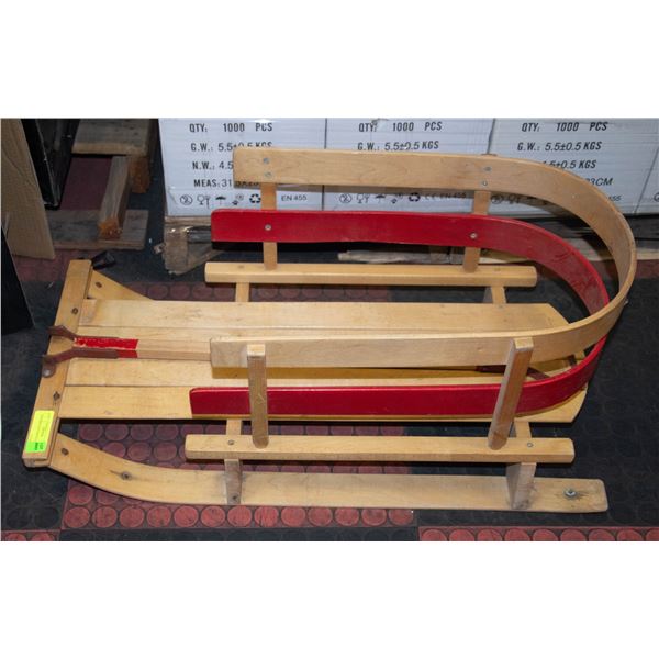CHILDRENS WOODEN SLEIGH