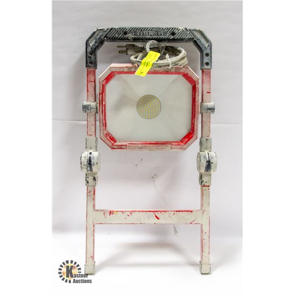 CRAFTSMAN PORTABLE LED LIGHT VERY BRIGHT
