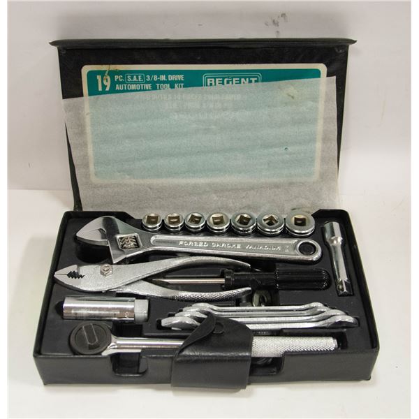 19 PIECE HOME TOOL KIT OR CAR