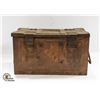 Image 1 : VINTAGE BROWN AMMO BOX