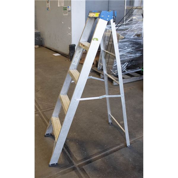 5FT LIGHT WEIGHT STEP LADDER ALUMINUM