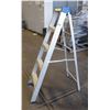 Image 1 : 5FT LIGHT WEIGHT STEP LADDER ALUMINUM