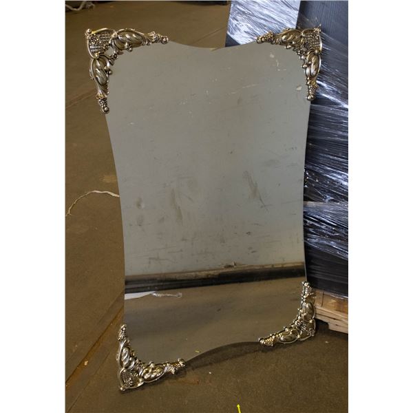VINTAGE MIRROR