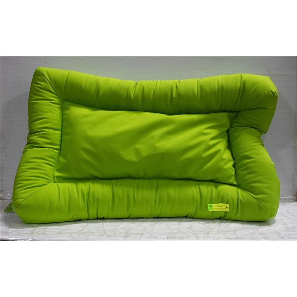 GREEN CYCLE DOG WATERPROOF BARRIER BED SIZE LRG
