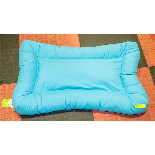 BLUE CYCLE DOG WATERPROOF BARRIER BED SIZE LG