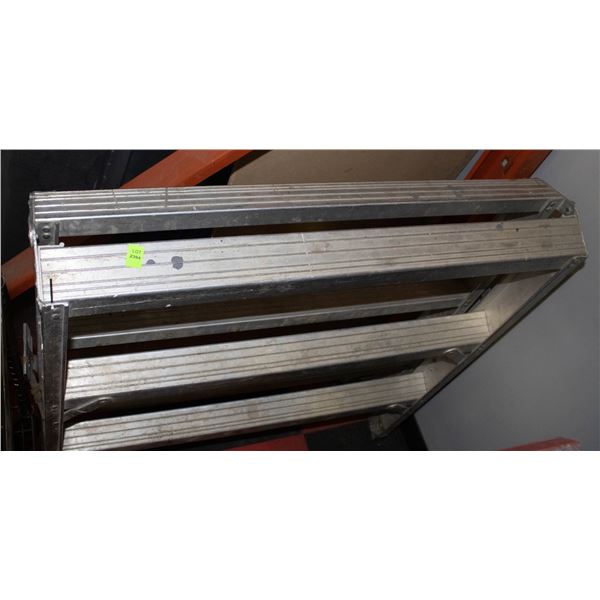 STURDY 300LB 3 TIER MUSTANG SAWHORSE STEP LADDER