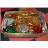 Image 1 : BOX OF VINTAGE CHRISTMAS DECORATIONS &