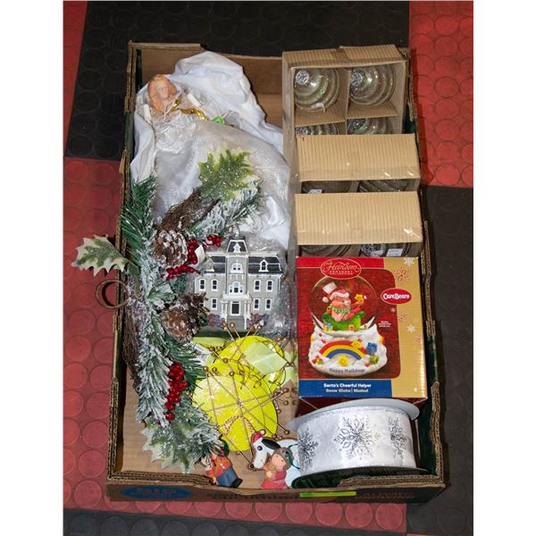 FLAT WITH CHRISTMAS ITEMS INCL. 3 NEW PACKS