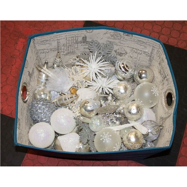 100 VARITEY SILVER XMAS BULBS – BLUE BIN