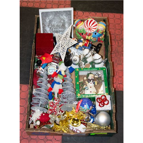 FLAT WITH CHRISTMAS DECOR INCL. SNOWMAN