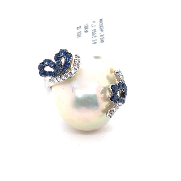 3.85ct Pearl 18K White Gold Ring