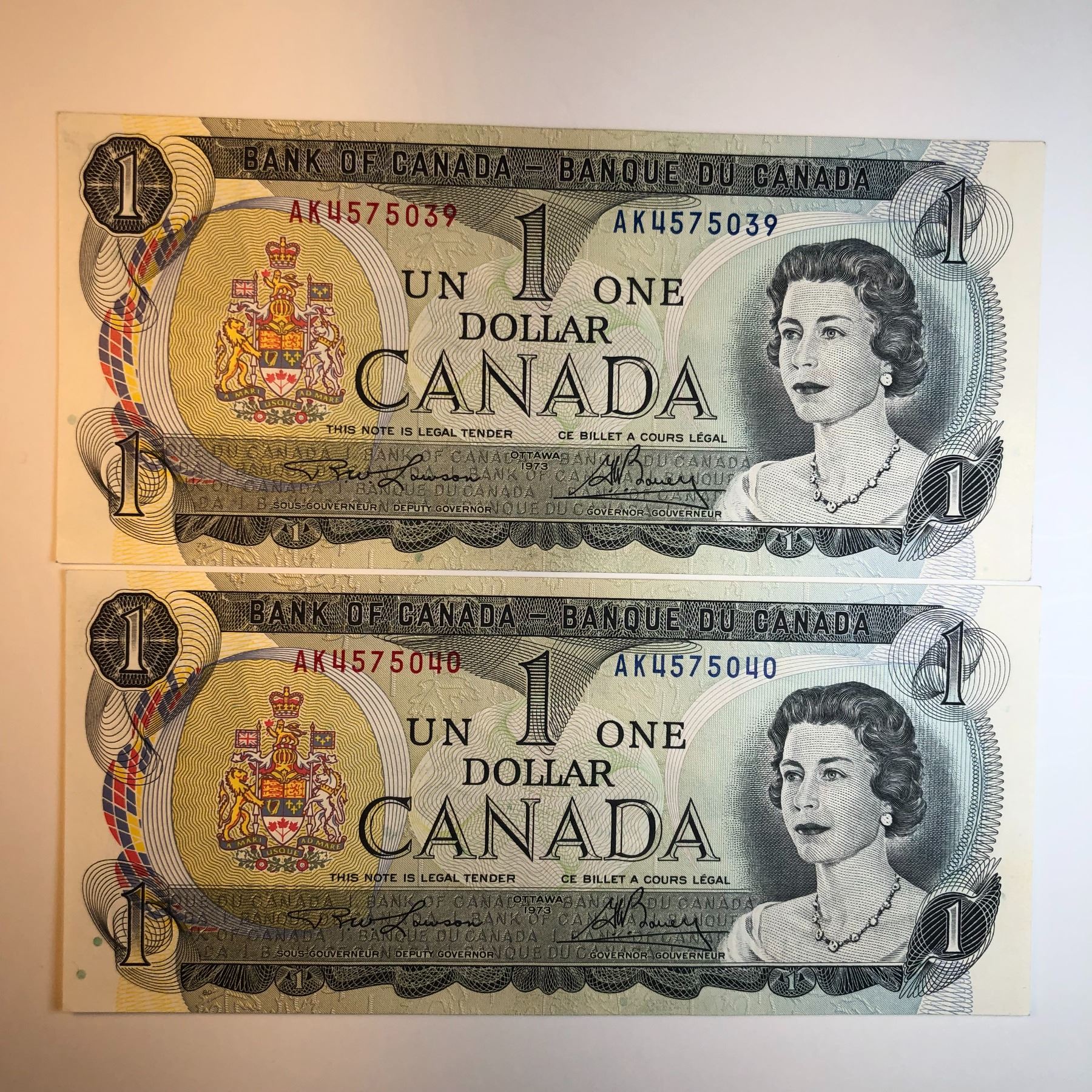 Cadian Notes 2 Consecutive Numbered1973 Canadian 1 Dollar Notes