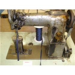 SINGER TWIN NEEDLE POST 138W101