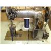 Image 1 : SINGER TWIN NEEDLE POST 138W101