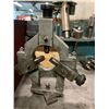 Image 12 : URPE L180 SINGLE DIRECTIONAL LATHE. 3HP 3 PHASE. COMES WITH 2X3 JAW, 4 JAW CHUCKS, STEADIES,