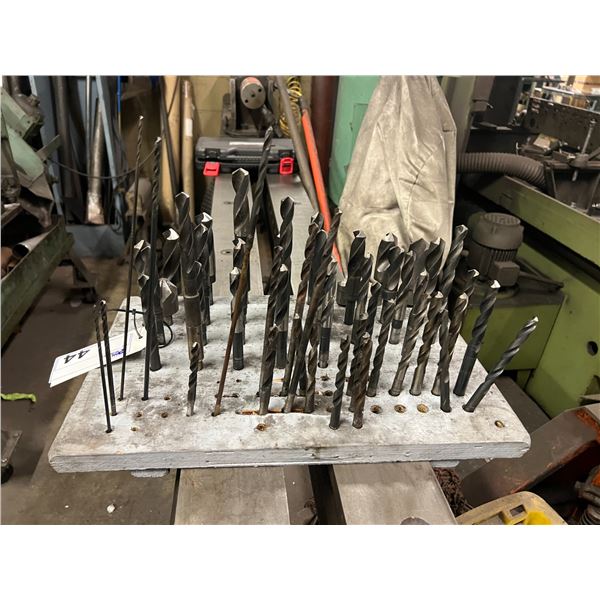 LARGE ASST OF DRILL BITS UP TO 1 1/4"